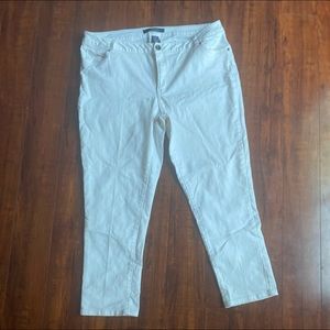Women’s white ankle Jeans